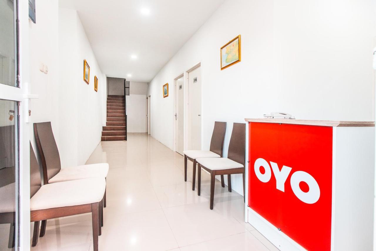 Oyo 907 Wisma Cakung Джакарта Экстерьер фото