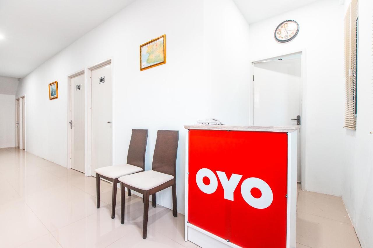 Oyo 907 Wisma Cakung Джакарта Экстерьер фото
